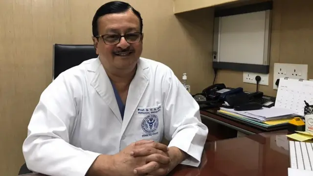 डॉक्टर एसवीएस देव का कहना है कि 40 फ़ीसदी ऐसे मामले हैं जो तंबाकू के सेवन की वजह से होते हैं