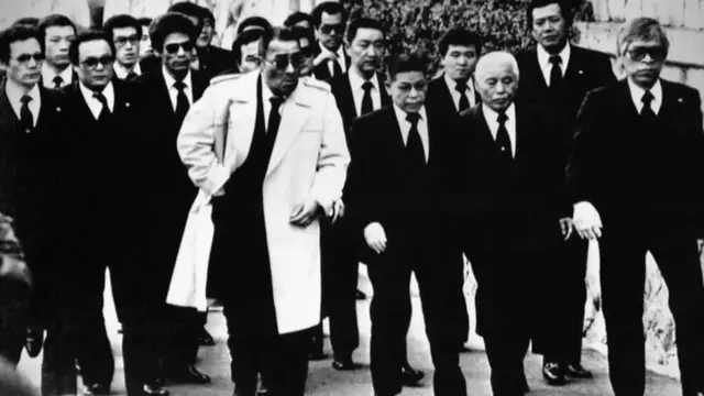 جاپانی گینگسٹرز کا ایک گروہ ٹوکیو میں، اس دور کو جاپان میں جرم کی دنیا کا ’سنہری دور‘ کہا جاتا ہے