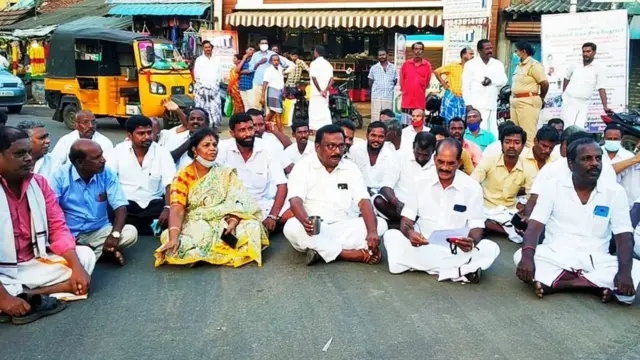 திமுக சாலை மறியல்.