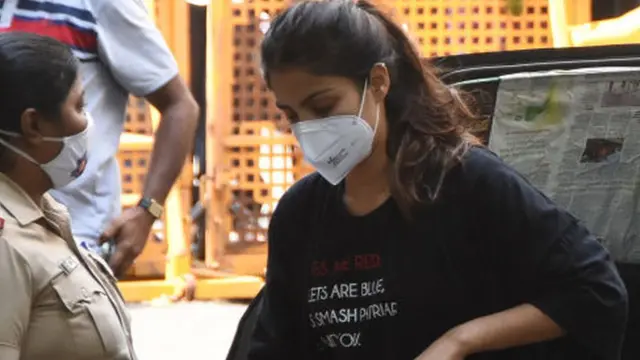 रिया चक्रवर्ती