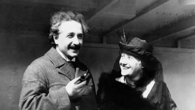 አይንስታይን