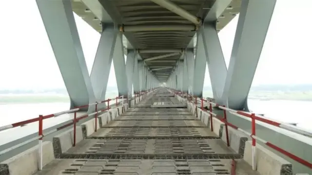 পদ্মা সেতু নির্মাণে খরচ হয়েছে ৩০ হাজার কোটি টাকার বেশি।