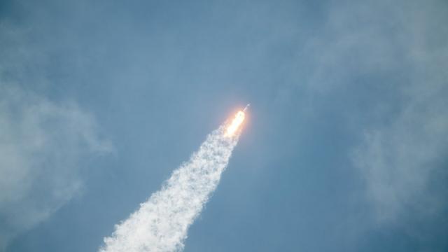 Старт ракеты "Фалкон" компании SpaceX