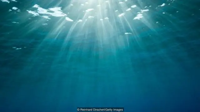 Kata-kata Yanyuwa seperti yurrbunjurrbun (berkas cahaya bergerak di permukaan air) menunjukkan bagaimana orang Aborigin dekat dengan alam.