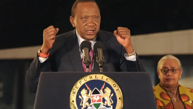 Le président Uhuru Kenyatta qui avaient été réélu selon les résultats provisoires, a dit qu'il n'était pas d'accord avec la décision de la Cour suprême de justice mais a promis de respecter cette décision.