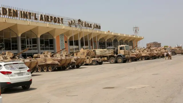 قوات هادي تمكنت من استعادة السيطرة على مطار عدن أيضا