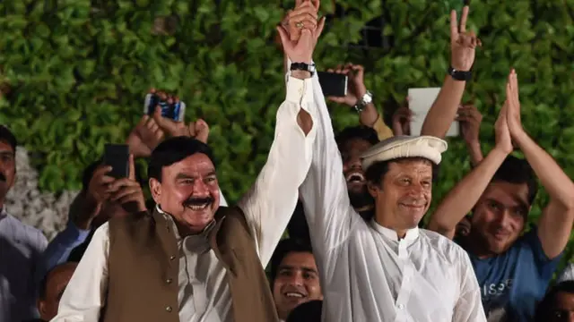 عمران خان، شیخ رشید