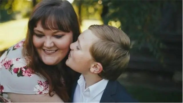 Саманта з сином Леві