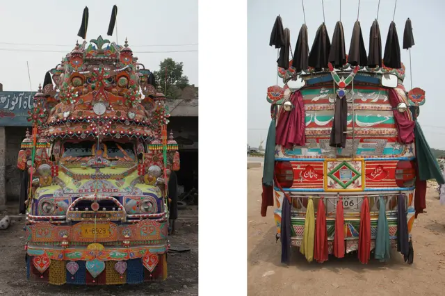 Posebno je važan aspekt dekoracije vozila su vizuelni elementi koji se obraćaju natprirodnim silama radi zaštite. Ovakvi motivi i predmeti krase kako spoljašnjost, tako enterijer vozila. Levo: prednja strana bogato ornamentisanog autobusa u Pešavaru, Pakistan; desno: zadnja strana gradskog autobusa u Pešavaru sa kojeg vise mnogobrojne trake koje imaju zaštitnu funkciju.