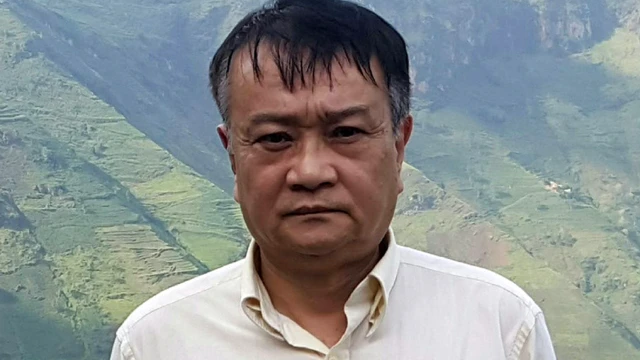 Nhà phân tích Hà Hoàng Hợp