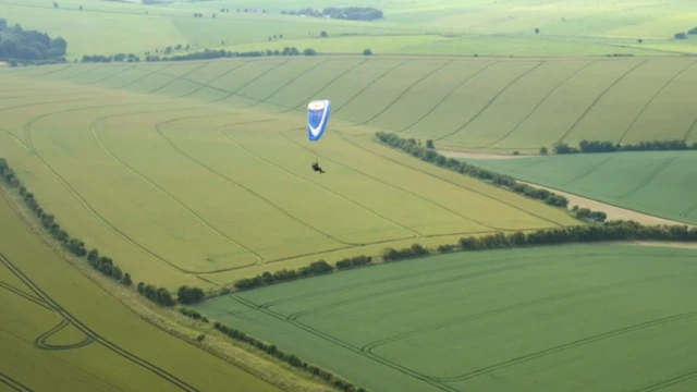 పారామోటార్ గ్లైడింగ్