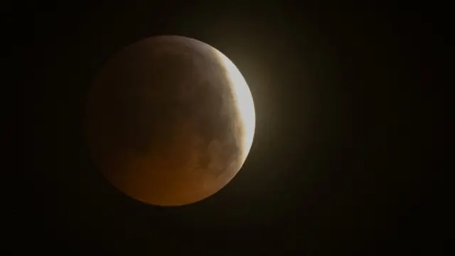 Eclipse lunar