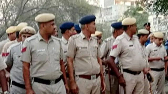 పోలీసులు