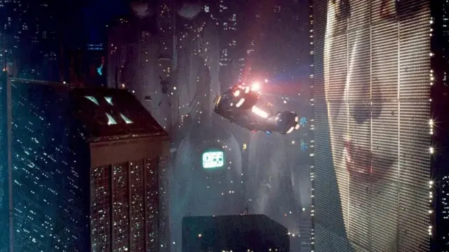 1982ல் வெளியான பிளேடு ரன்னர்ஸ் படத்தில் காட்டப்பட்ட பறக்கும் கார்கள் எதிர்கால கற்பனையாக இருக்கலாம் - ஆனால் இப்போது அப்படியல்ல.