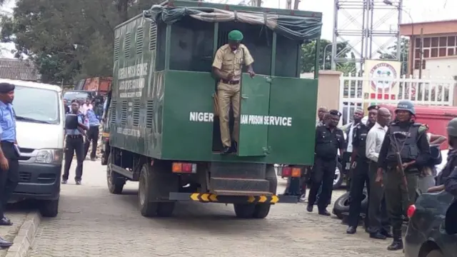 Nigerian Prison Service van bring Evans come court