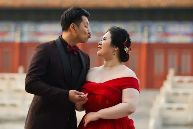 یو زوم او ناوې عکس 