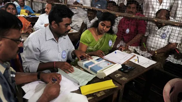 ஓராண்டு எடப்பாடி ஆட்சி - எம்.எல்.ஏக்களுக்கு கூவாத்தூர்; மக்களுக்கு நரகம்