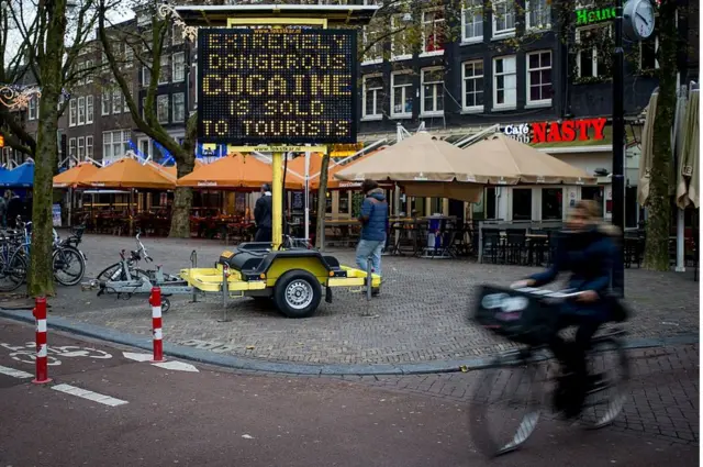 'Cocaína extremamente perigosa é vendida para turistas', diz alerta nas ruasqual o melhor site de prognosticos futebolAmsterdã