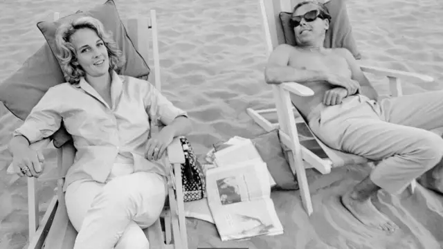 في الصورة كيفين ماكلوري بمهرجان البندقية السينمائي عام 1959. عمل ماكلوري مع إيان فلمينغ