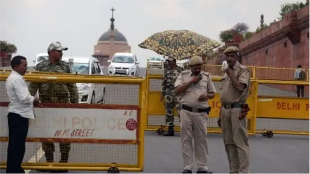 संसद, राजकारण, हल्ला.