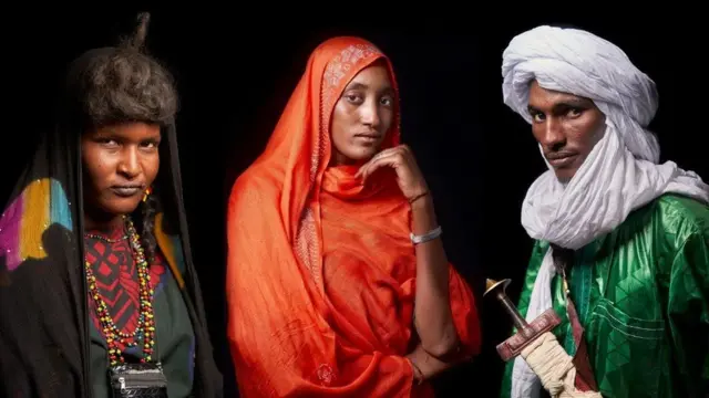 صورة مركبة من ثلاث صور فردية التقطتها وكالة فرانس برس