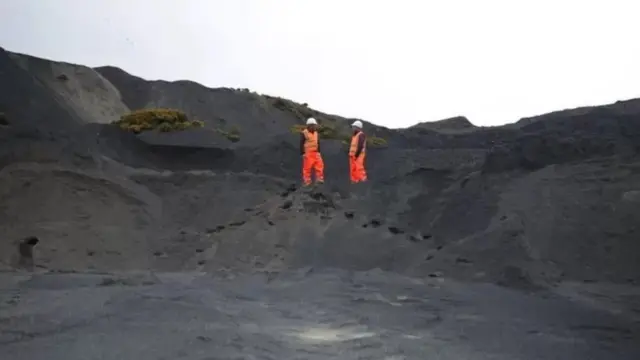 La roche basaltique provenant de la carrière possède une propriété très utile.