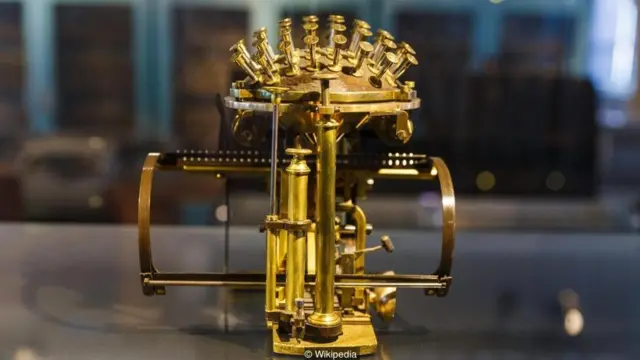 વ્યવસાયિક રીતે વેચવામાં પ્રથમ ટાઇપરાઇટર- હેન્સન રાઇટિંગ બોલ