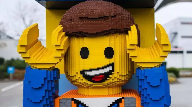 El lego más pequeño del mundo online