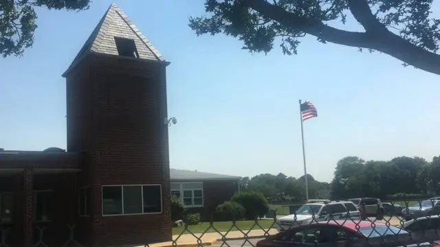 Patrulla en una escuela de Brentwood