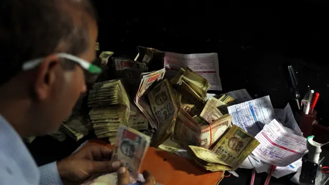 500 और 1000 के नोट पर रोक, नोटबंदी