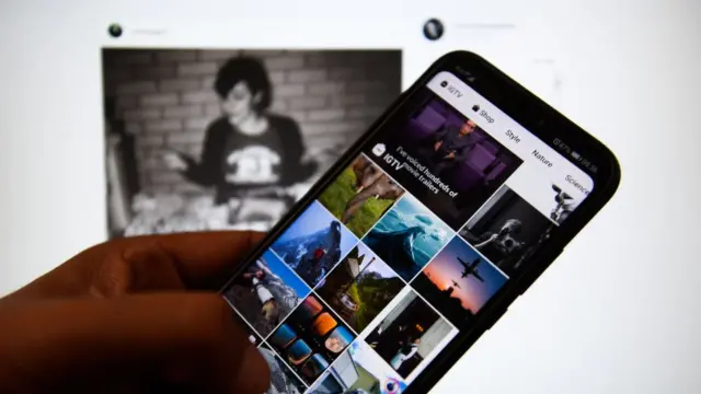 Teléfono con Instagram.