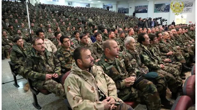 په دغو مراسمو کې افغان ولسمشر او نورو چارواکو د نورو ترڅنګ دا ژمنه هم وکړه چې د هغو امنیتي ځواکونو ماشومانو ته به د لوړو زده کړو زمېنه برابروي چې په وینا يې، له دښمن سره په جګړه کې وژل شوي دي.