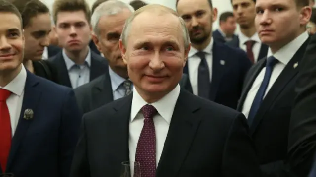 Vladimir Putin sorrievento