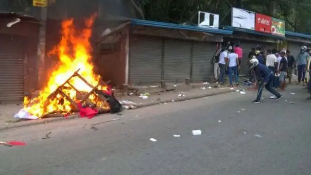 நாட்டில் அமைதி நிலவ இலங்கை கிரிக்கெட் நட்சத்திரங்கள் கோரிக்கை