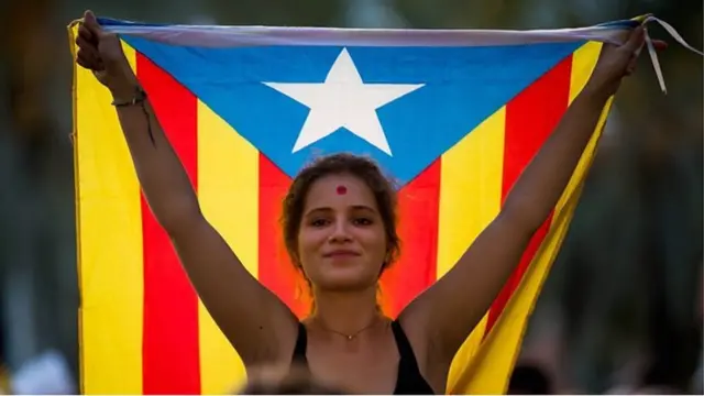 කැටලෝනියා ජනරජයක් විය යුතුද? නැද්ද?