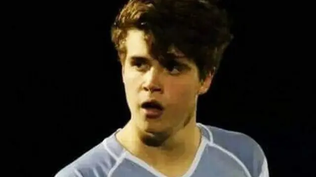 والدین بن موری از شدت مشکلات او در دانشگاه بی‌خبر بودند.