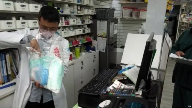 ਚੀਨ ਦੇ ਵੁਹਾਨ ਵਿੱਚ ਮੈਡੀਕਲ ਉਪਕਰਣਾਂ ਦੀ ਵੀ ਕਮੀ ਮਹਿਸੂਸ ਕੀਤੀ ਜਾ ਰਹੀ ਹੈ