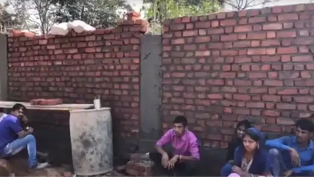 మురికివాడ గోడ