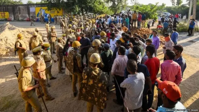 పోలీసులు