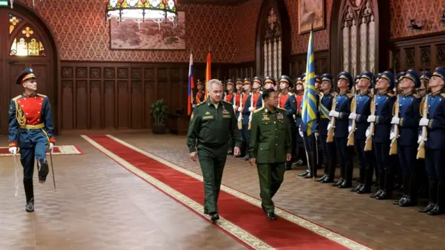 ရုရှားဟာမြန်မာကိုစစ်လက်နက်ထောက်ပံ့တဲ့အဓိကနိုင်ငံအဖြစ် ဆက်ရှိနေမယ်လို့ယူဆနေကြပါတယ်။