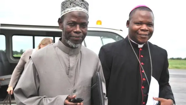Après plusieurs jours de violence, le Cardinal Nzapalainga a réussi à obtenir un accord avec les hommes armés.