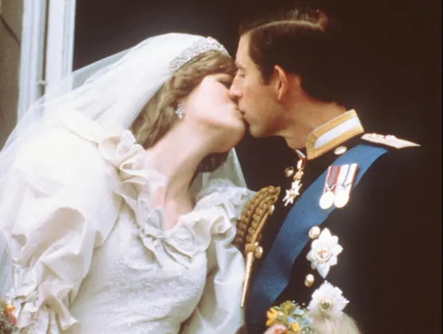 Поцелуй на балконе.