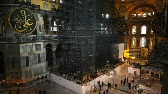 Ayasofya dəfələrlə təmir edildi