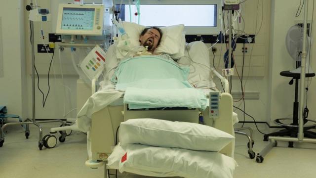Terry en el hospital británico donde era atendido