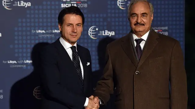 Italya Başbakanı Giuseppe Conte ve Halife Hafter, Kasım 2018'de Palermo'daki konferansta bir araya geldi