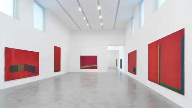 Interior de la Newport Street Gallery