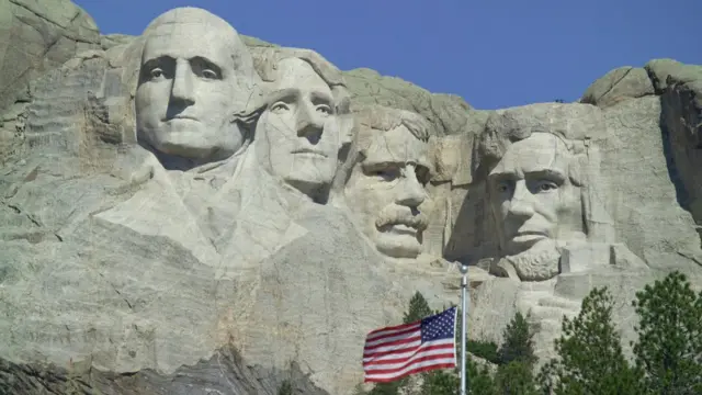 No monte Rushmore, na Dakota do Sul, estão esculpidos os rostosbonus de cadastro casas de apostasquatro ex-presidentes: George Washington, Thomas Jefferson, Theodore Roosevelt e Abraham Lincoln (da esq. para a dir)