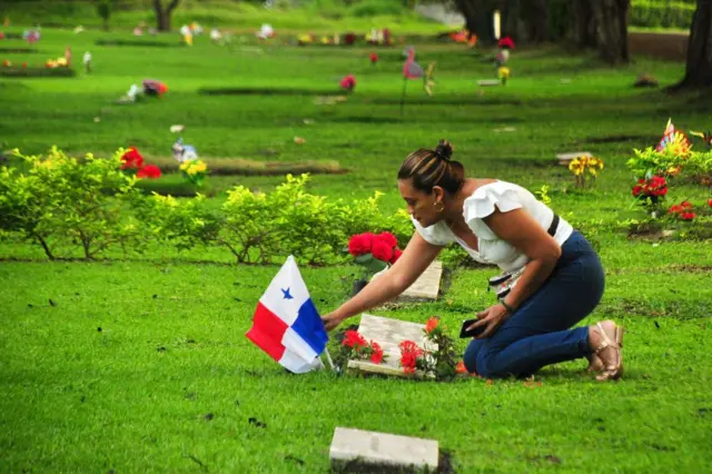 Dowladda Panama oo u samaysay maalmo baroordiiq ah dadkii ku dhintay duulaankii Maraykanka ee Panama