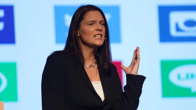 100 பெண்கள்