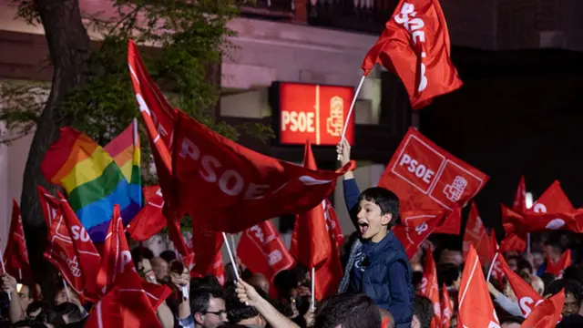Sosyalist Parti (PSOE - İspanyol Sosyalist İşçi Partisi) destekçileri